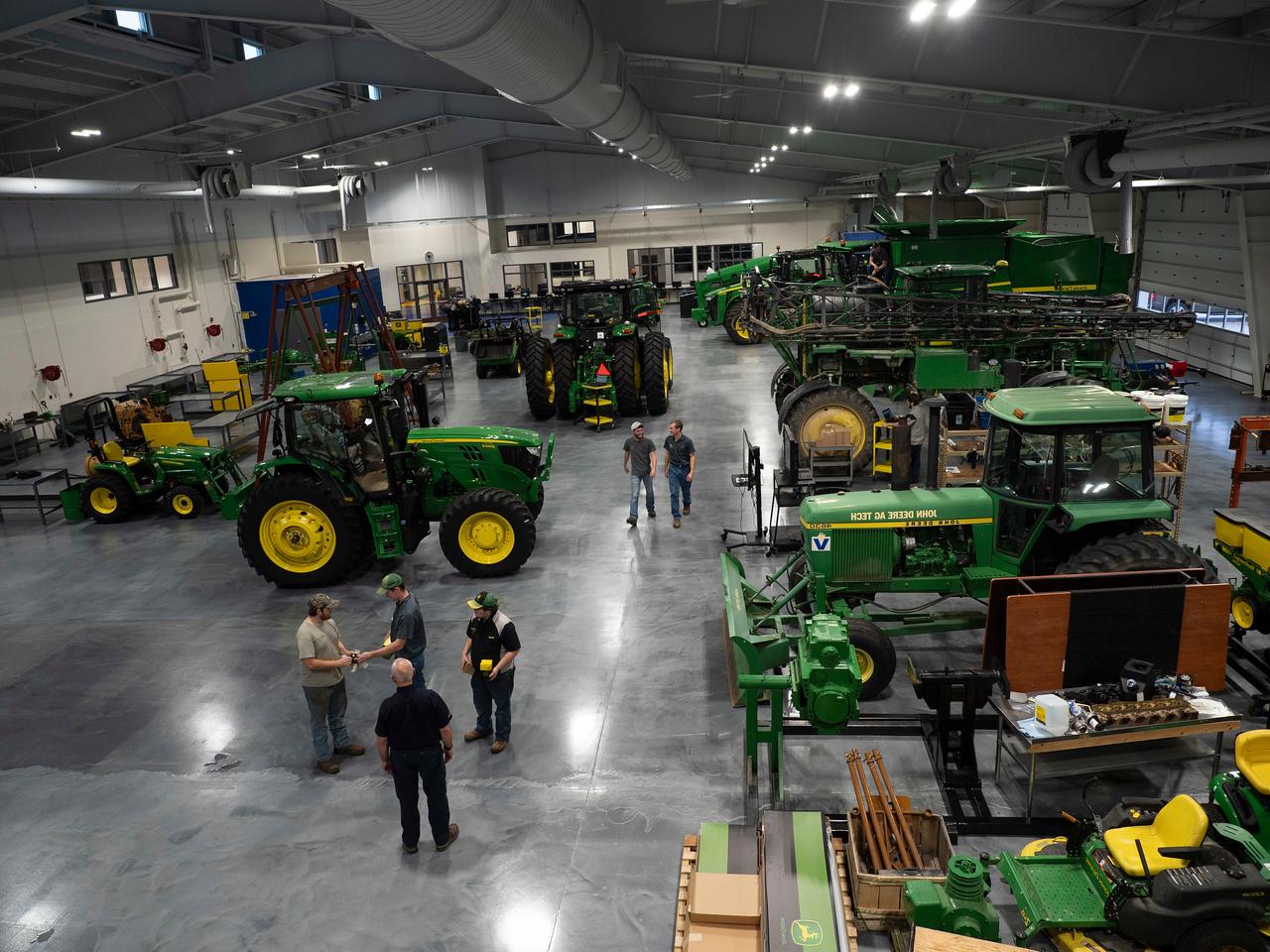 bps/john-deere-ag-building